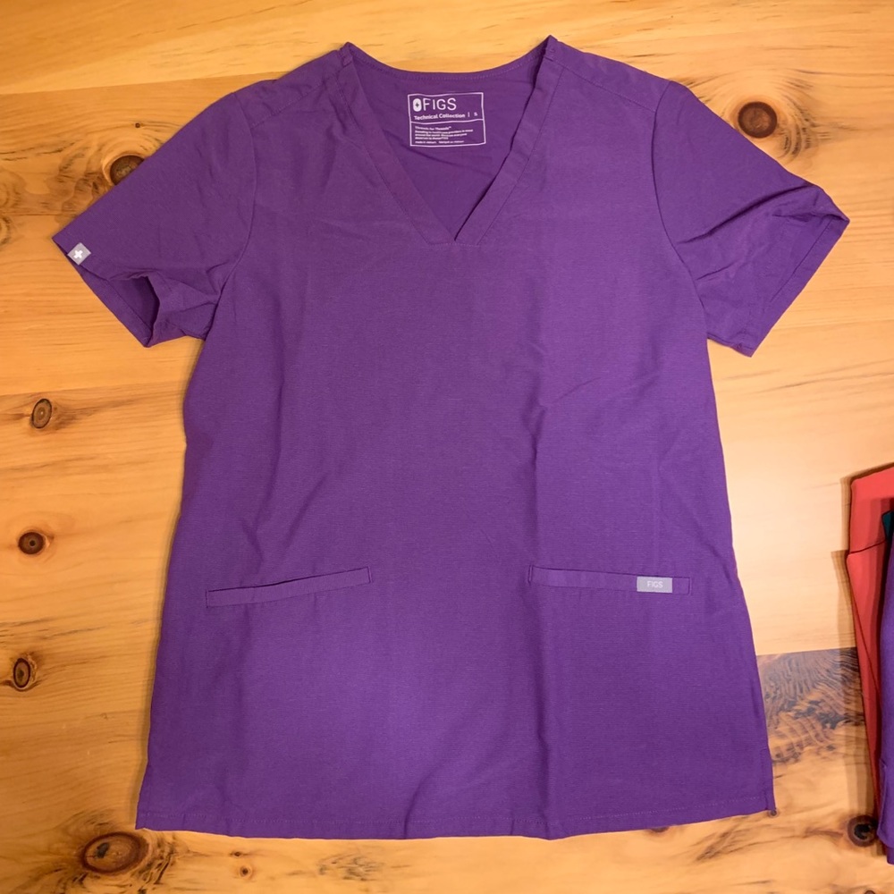 Figs Casma Purple Top Small